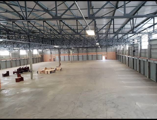 5,040M² WAREHOUSE TO LET IN COSMO BUSINESS PARK